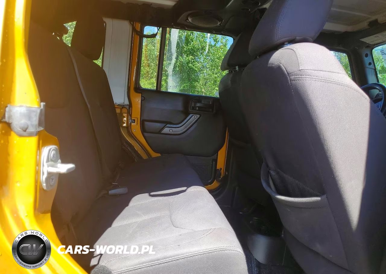 2014 Jeep Wrangler Unlimited Sport VIN:1C4BJWDG1EL276774 - 11
