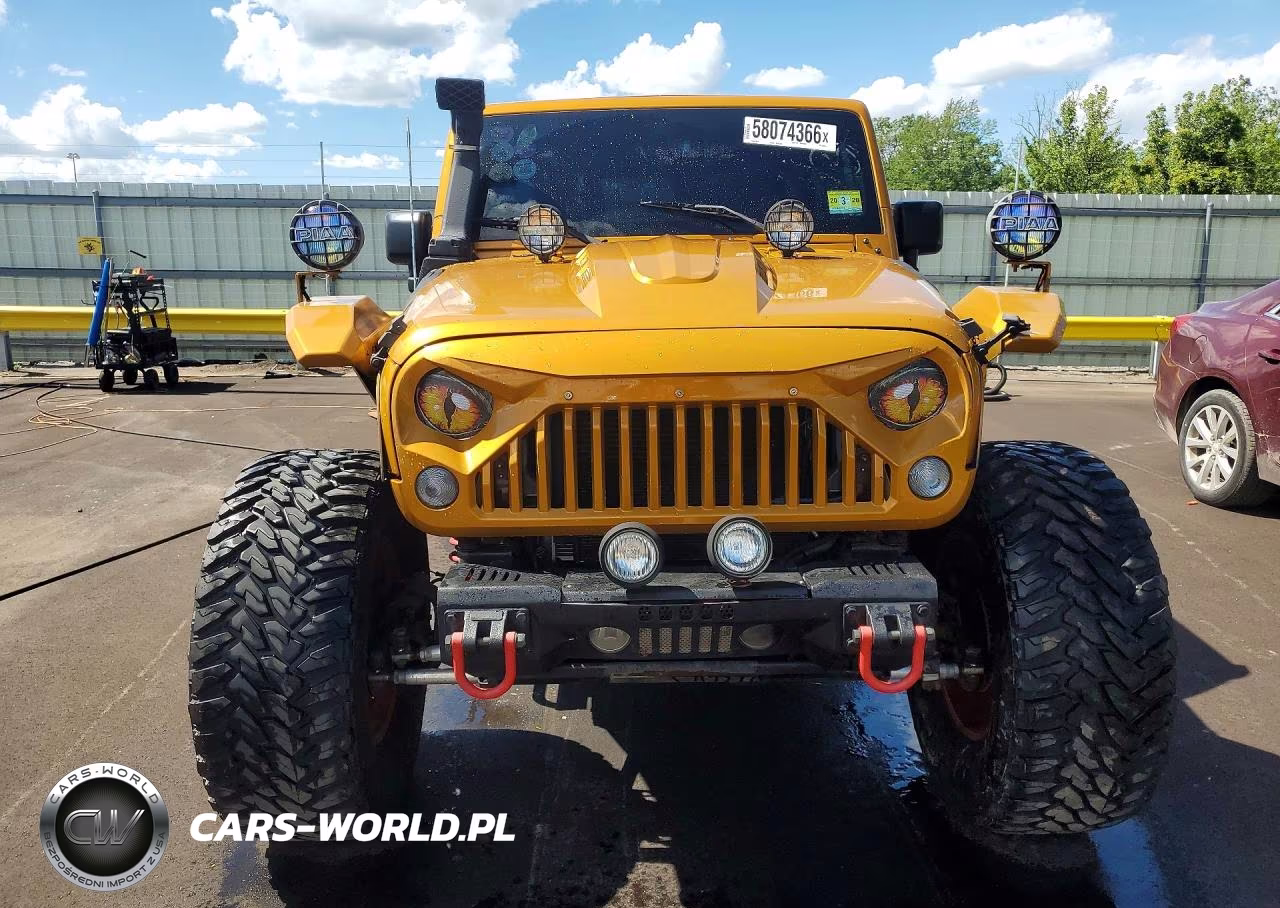 2014 Jeep Wrangler Unlimited Sport VIN:1C4BJWDG1EL276774 - 5