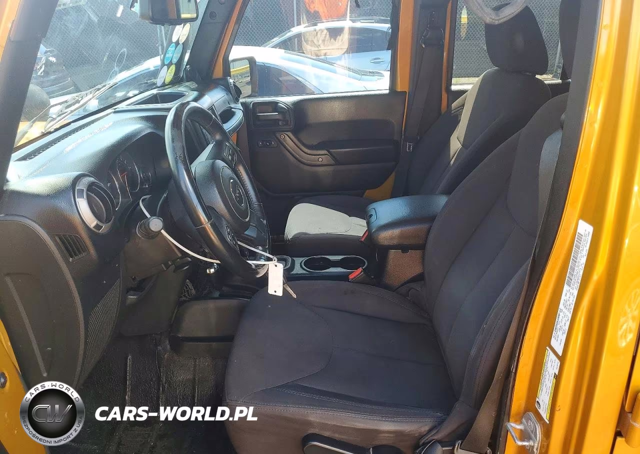 2014 Jeep Wrangler Unlimited Sport VIN:1C4BJWDG1EL276774 - 7