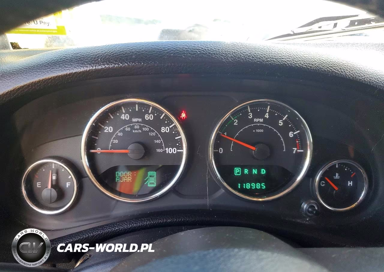 2014 Jeep Wrangler Unlimited Sport VIN:1C4BJWDG1EL276774 - 9