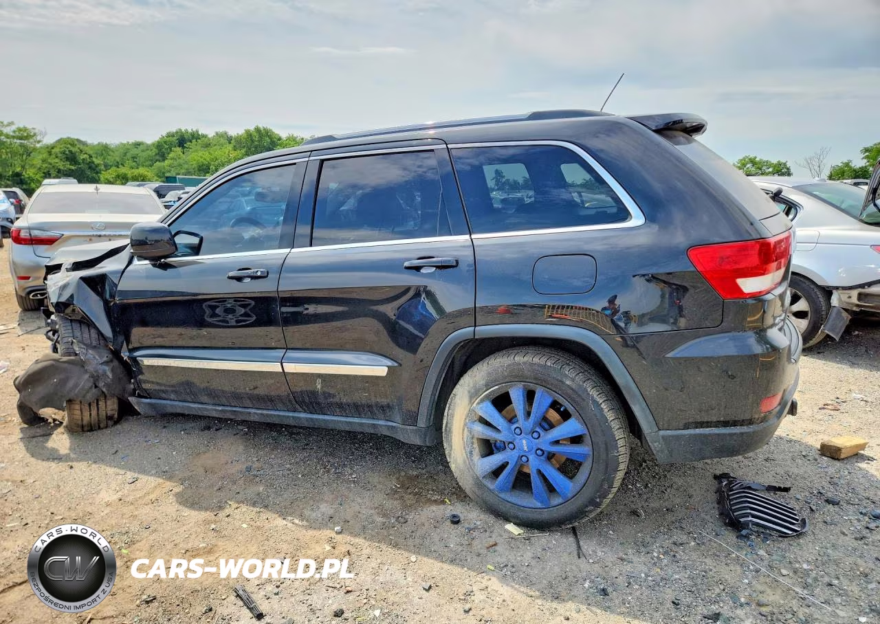 2013 Jeep Grand Cherokee Laredo VIN:1C4RJFAGXDC585662 - 2