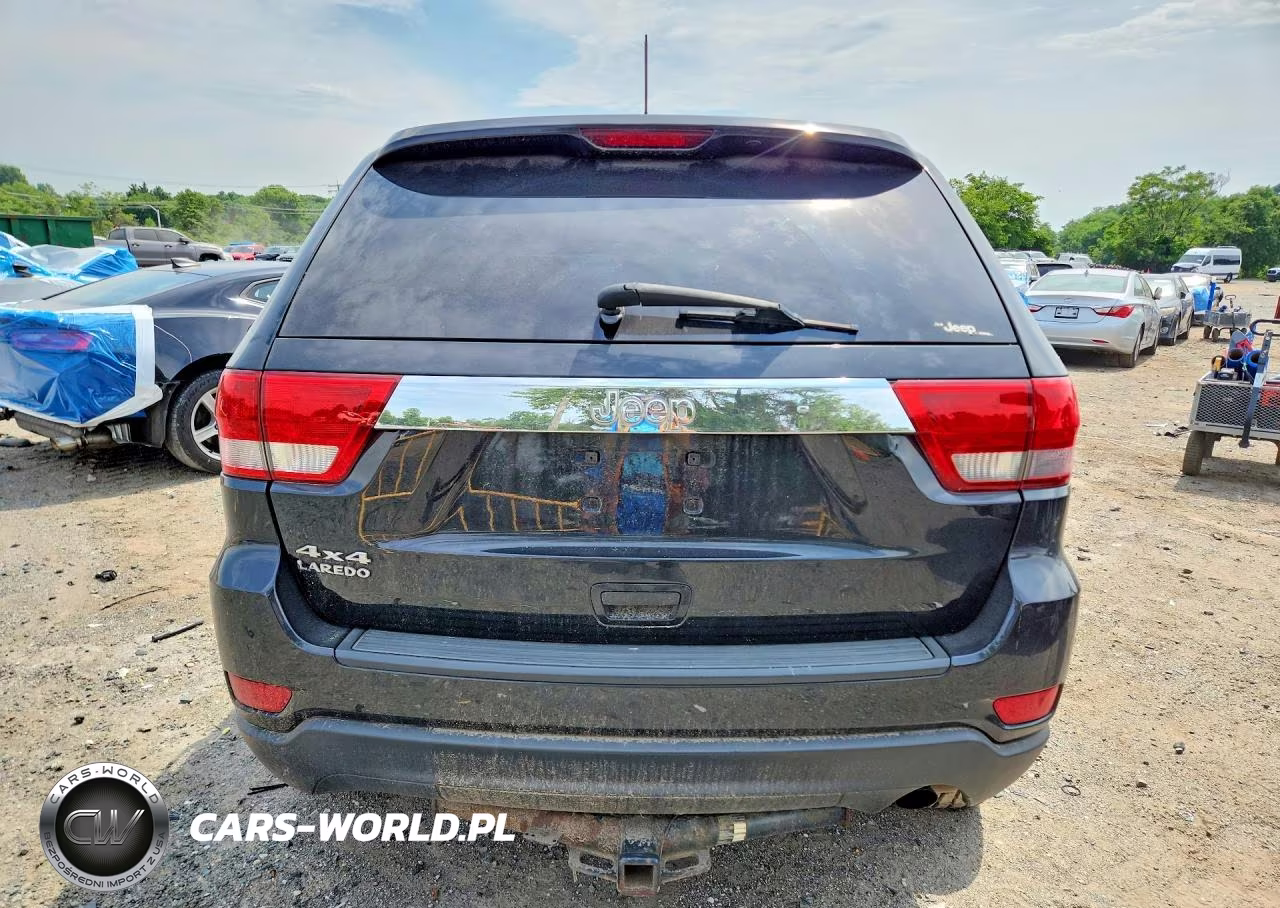 2013 Jeep Grand Cherokee Laredo VIN:1C4RJFAGXDC585662 - 6