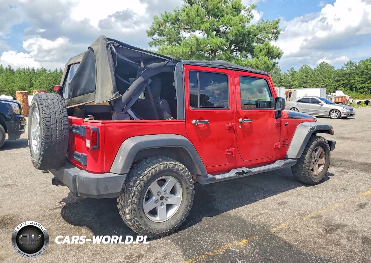 2015 Jeep Wrangler Unlimited Sport VIN:1C4BJWDGXFL620877 - 3