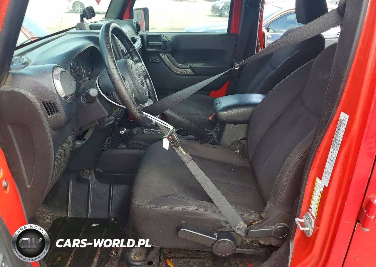 2015 Jeep Wrangler Unlimited Sport VIN:1C4BJWDGXFL620877 - 7