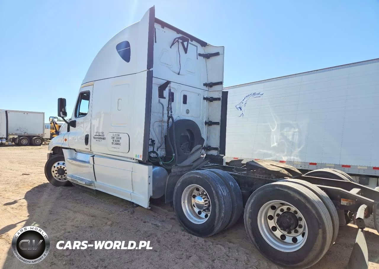 2016 Freightliner Cascadia 125" Sleeper Cab Semi Truck VIN:3AKJGLDR6GSGW8047 - 3