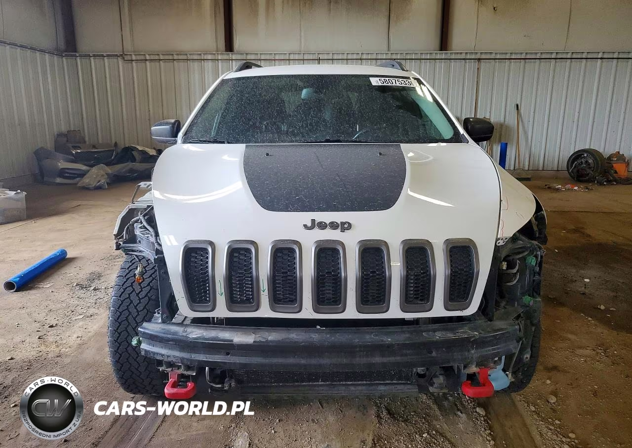 2015 Jeep Cherokee Trailhawk VIN:1C4PJMBS5FW777135 - 5