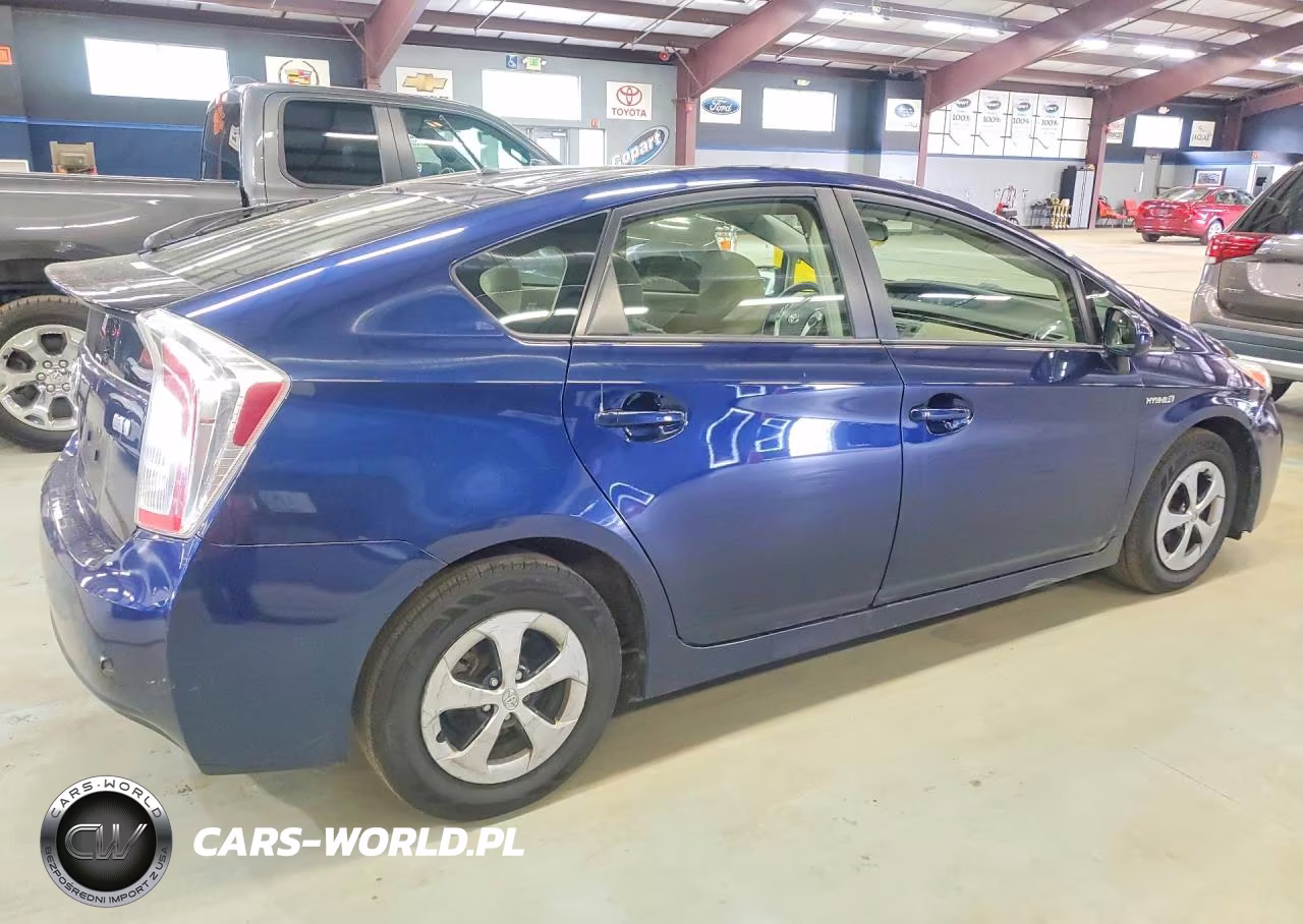 2014 Toyota Prius Two VIN:JTDKN3DU5E0387239 - 3