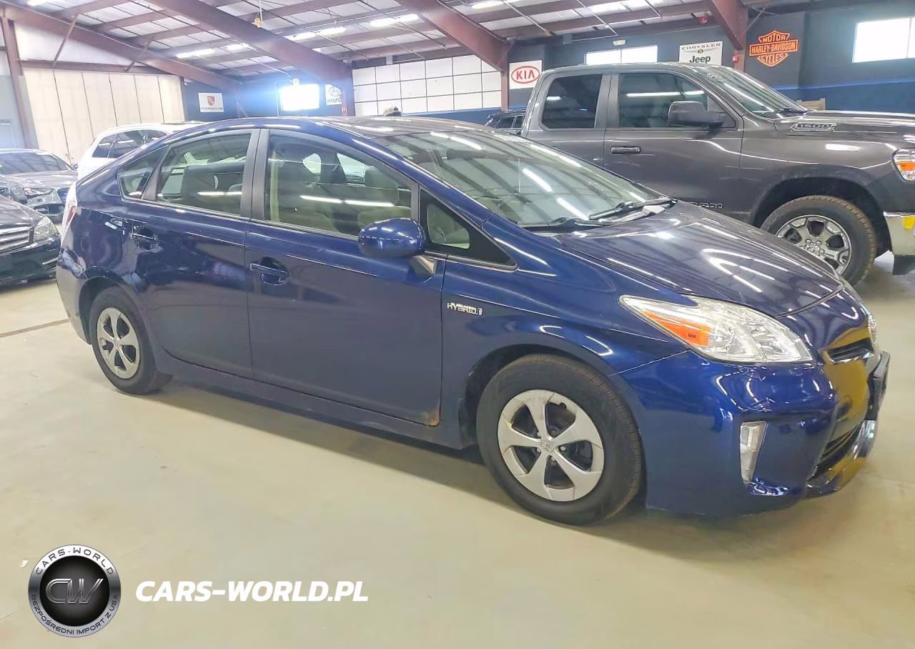2014 Toyota Prius Two VIN:JTDKN3DU5E0387239 - 4