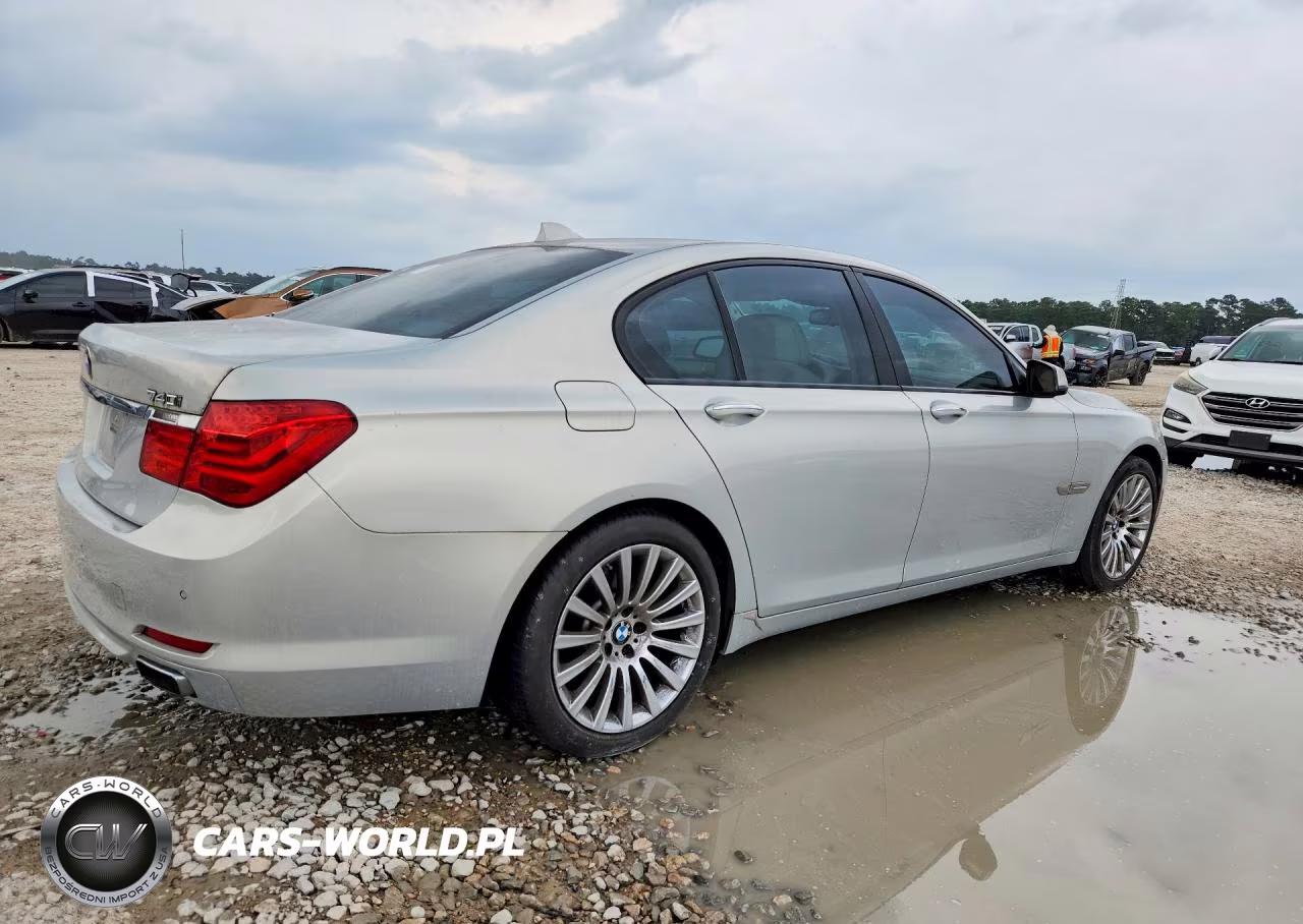 2011 BMW 740 I VIN:WBAKA4C56BC612674 - 3