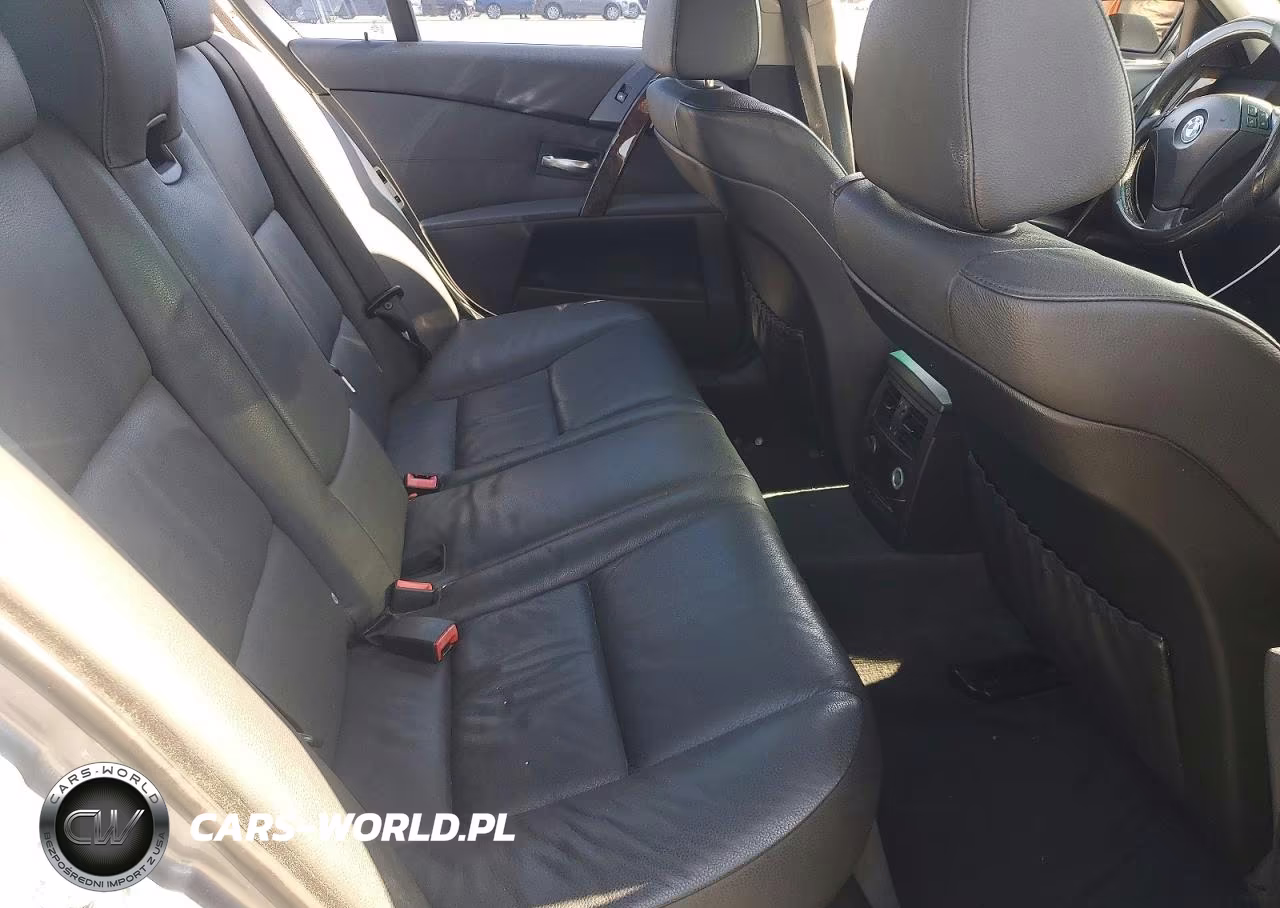 2006 BMW 525 Xi VIN:WBANF335X6CS37922 - 10