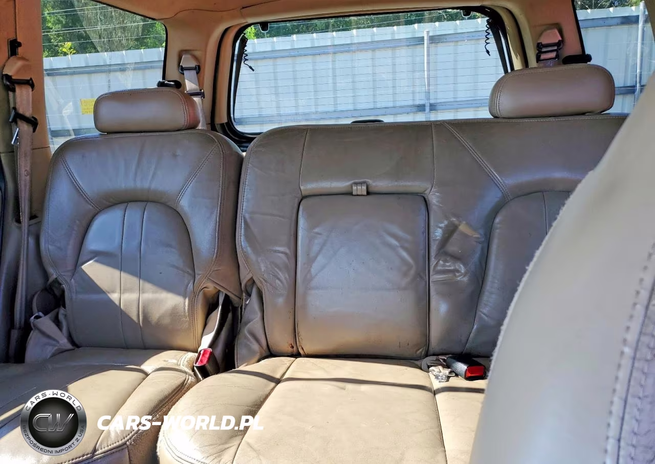 2000 Ford Expedition Eddie Bauer VIN:1FMPU18L3YLB02325 - 10