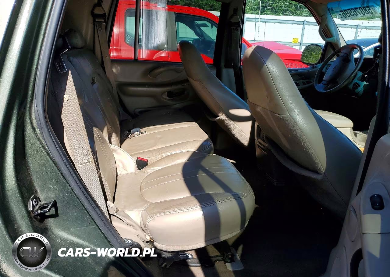 2000 Ford Expedition Eddie Bauer VIN:1FMPU18L3YLB02325 - 11