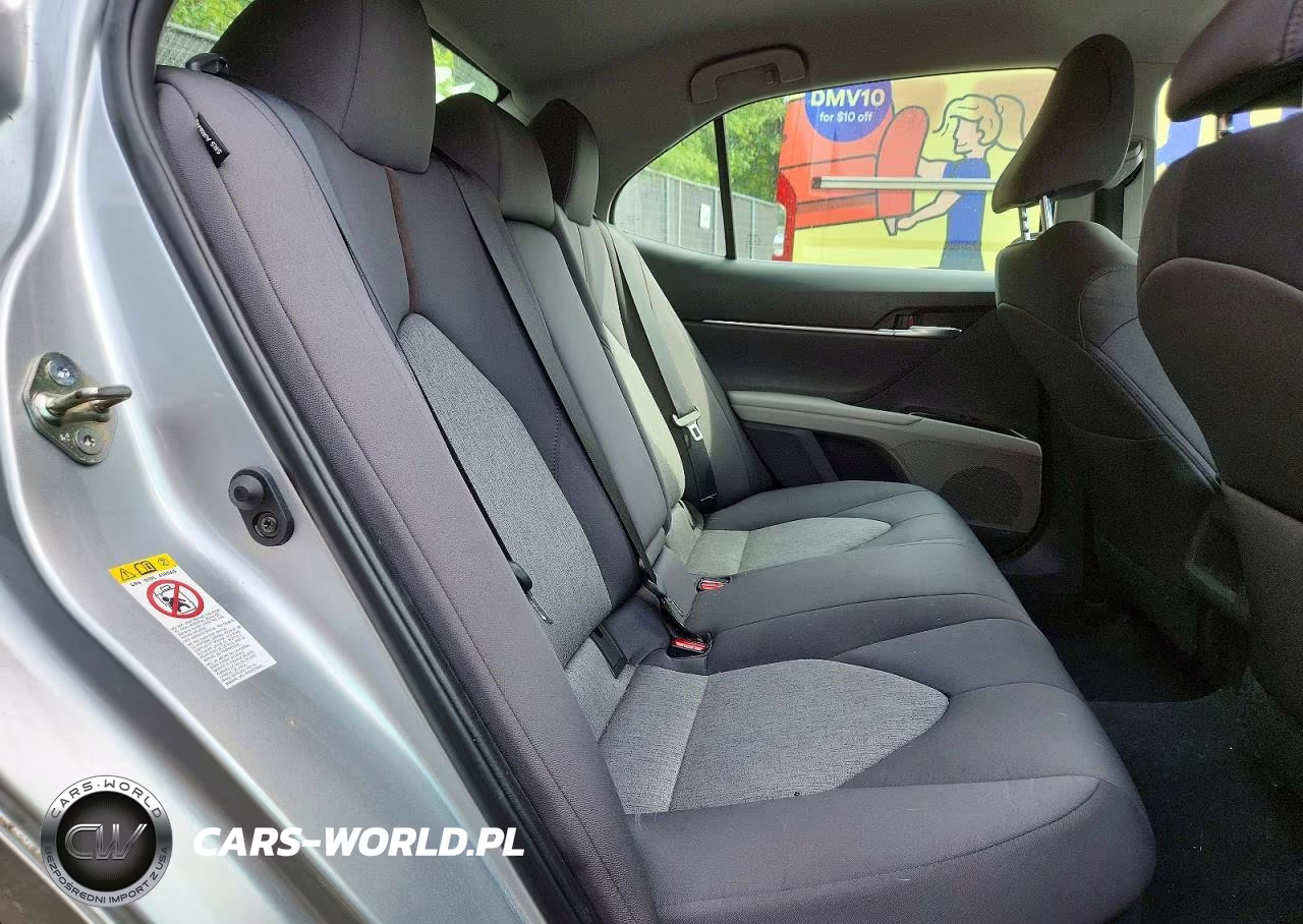 2018 Toyota Camry Le VIN:4T1B31HK5JU501967 - 10