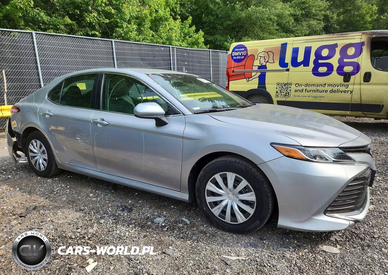 2018 Toyota Camry Le VIN:4T1B31HK5JU501967 - 4