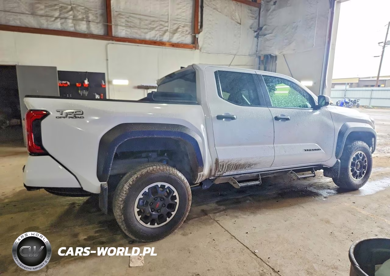 2025 Toyota Tacoma Trd Off-Road VIN:3TMLB5JN6SM194340 - 3