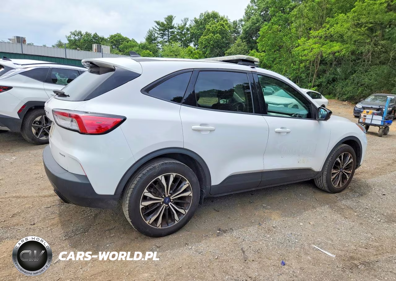 2022 Ford Escape Se VIN:1FMCU9G60NUA35536 - 3