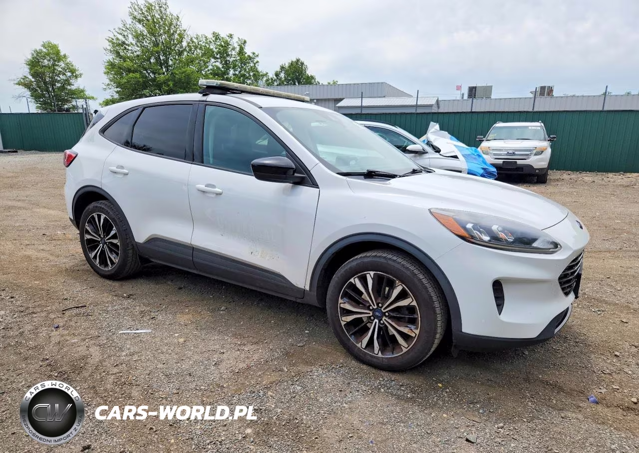 2022 Ford Escape Se VIN:1FMCU9G60NUA35536 - 4
