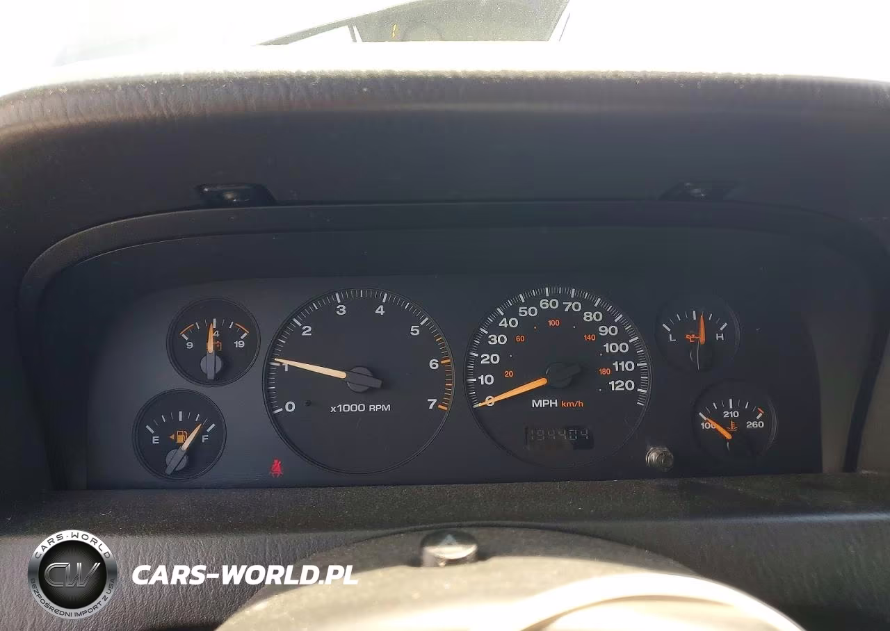 2004 Jeep Grand Cherokee Laredo VIN:1J4GW48SX4C318877 - 9