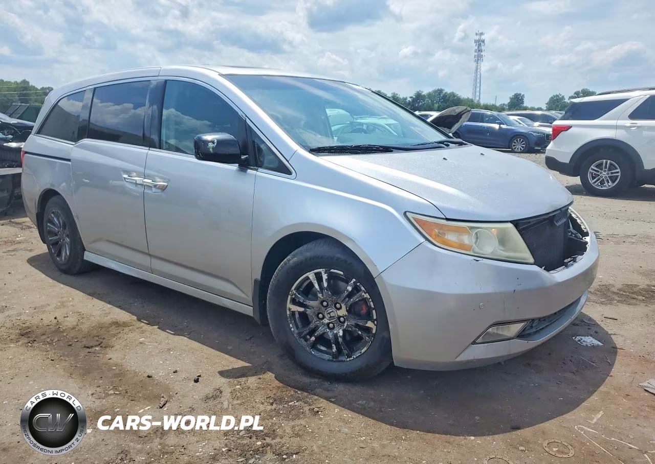 2011 Honda Odyssey Touring VIN:5FNRL5H93BB090067 - 4