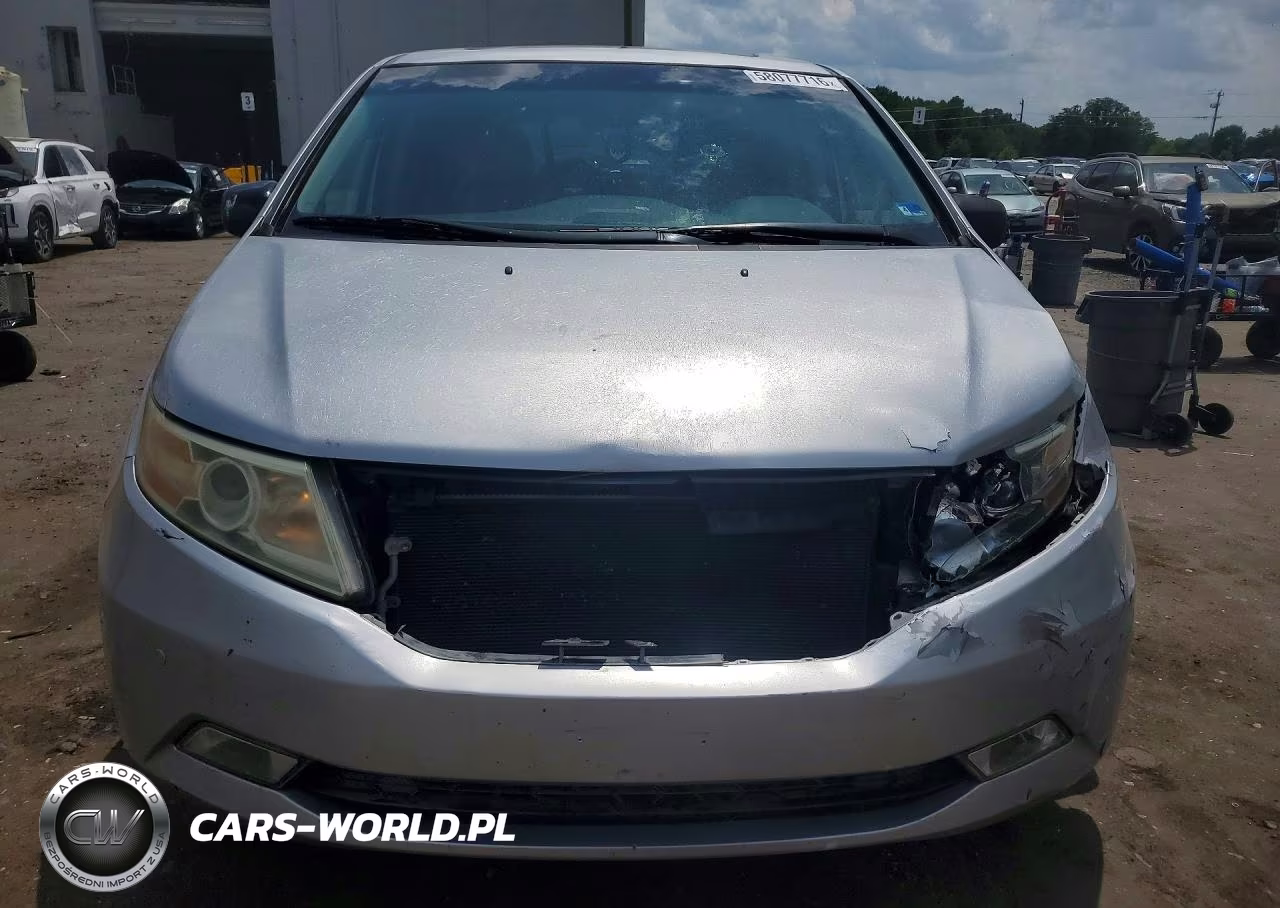 2011 Honda Odyssey Touring VIN:5FNRL5H93BB090067 - 5