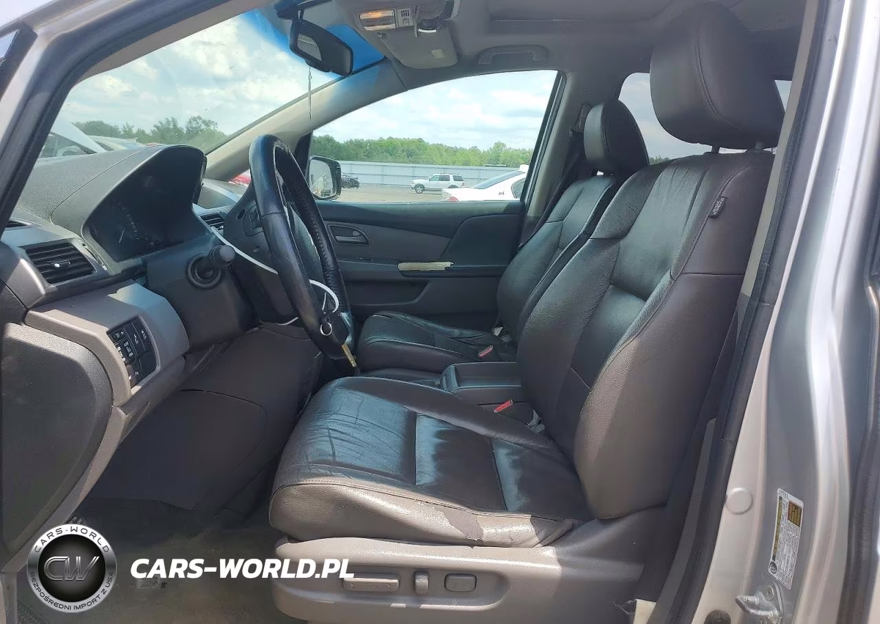 2011 Honda Odyssey Touring VIN:5FNRL5H93BB090067 - 7