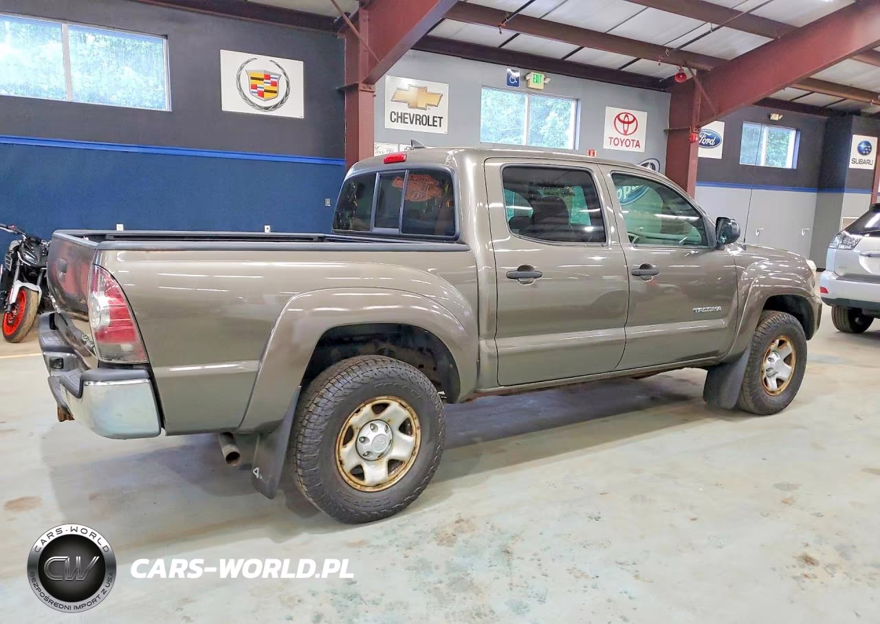 2014 Toyota Tacoma Double Cab VIN:3TMLU4EN7EM138264 - 3