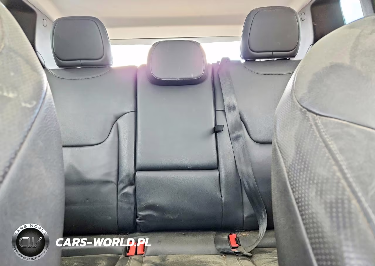 2020 Jeep Renegade Limited VIN:ZACNJBD12LPL73845 - 10