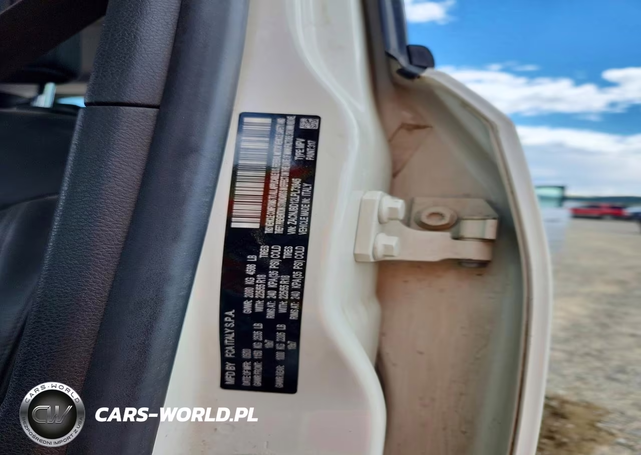 2020 Jeep Renegade Limited VIN:ZACNJBD12LPL73845 - 13
