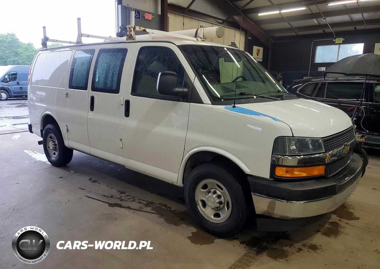 2018 Chevrolet Express G3500 VIN:1GCZGGFG0J1332449 - 4