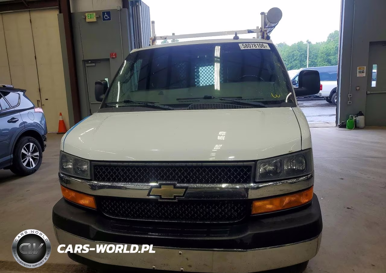 2018 Chevrolet Express G3500 VIN:1GCZGGFG0J1332449 - 5