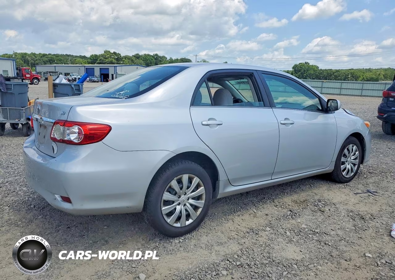 2013 Toyota Corolla Le VIN:5YFBU4EE9DP219415 - 3