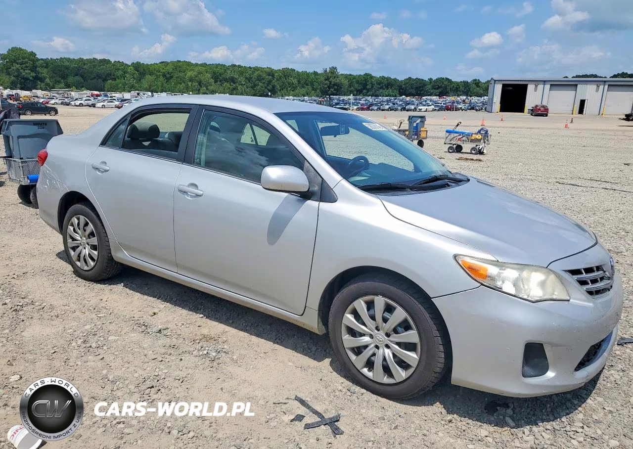 2013 Toyota Corolla Le VIN:5YFBU4EE9DP219415 - 4