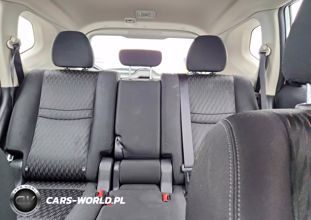 2018 Nissan Rogue VIN:KNMAT2MV6JP588296 - 10