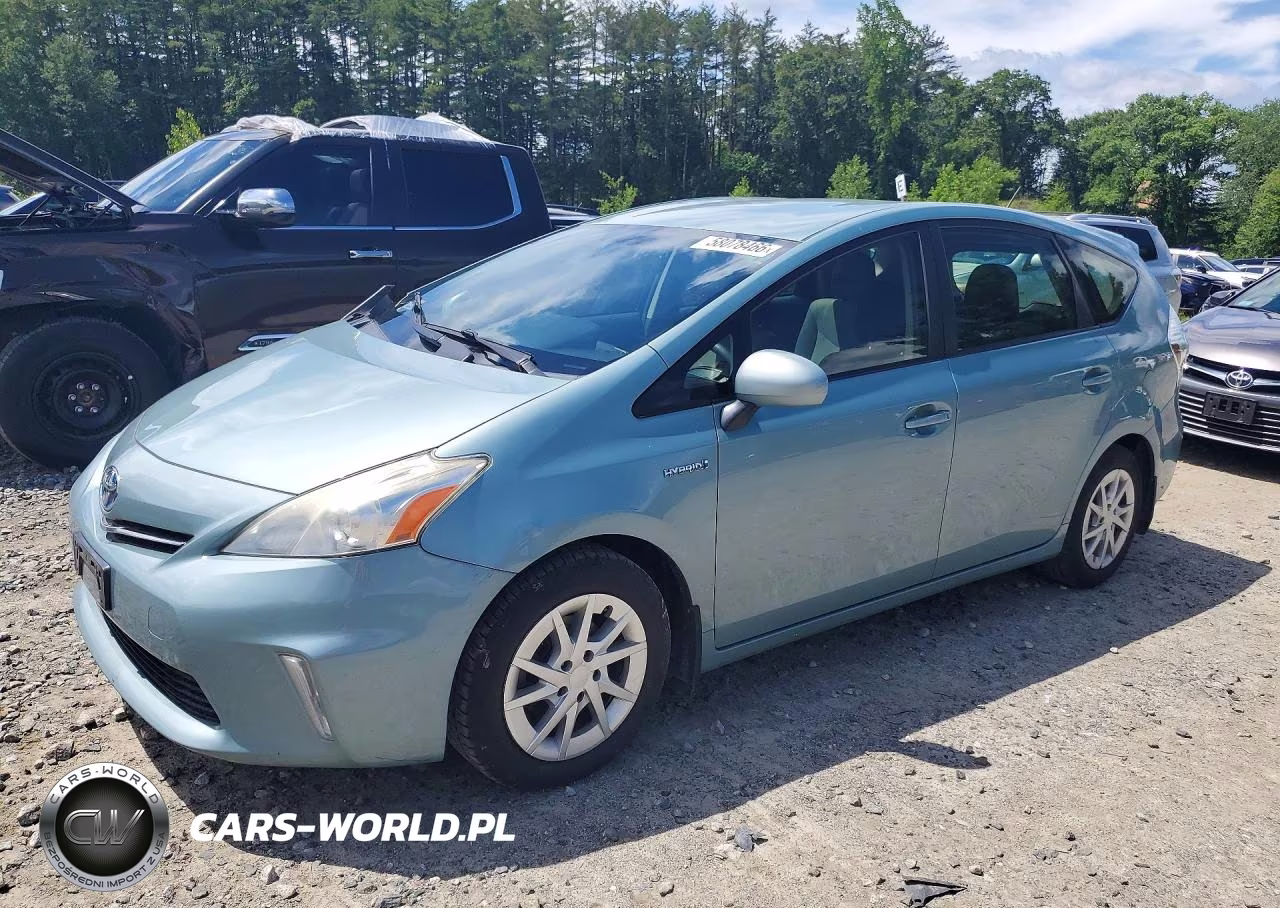2013 Toyota Prius V Two – zdjęcie 1 z 12