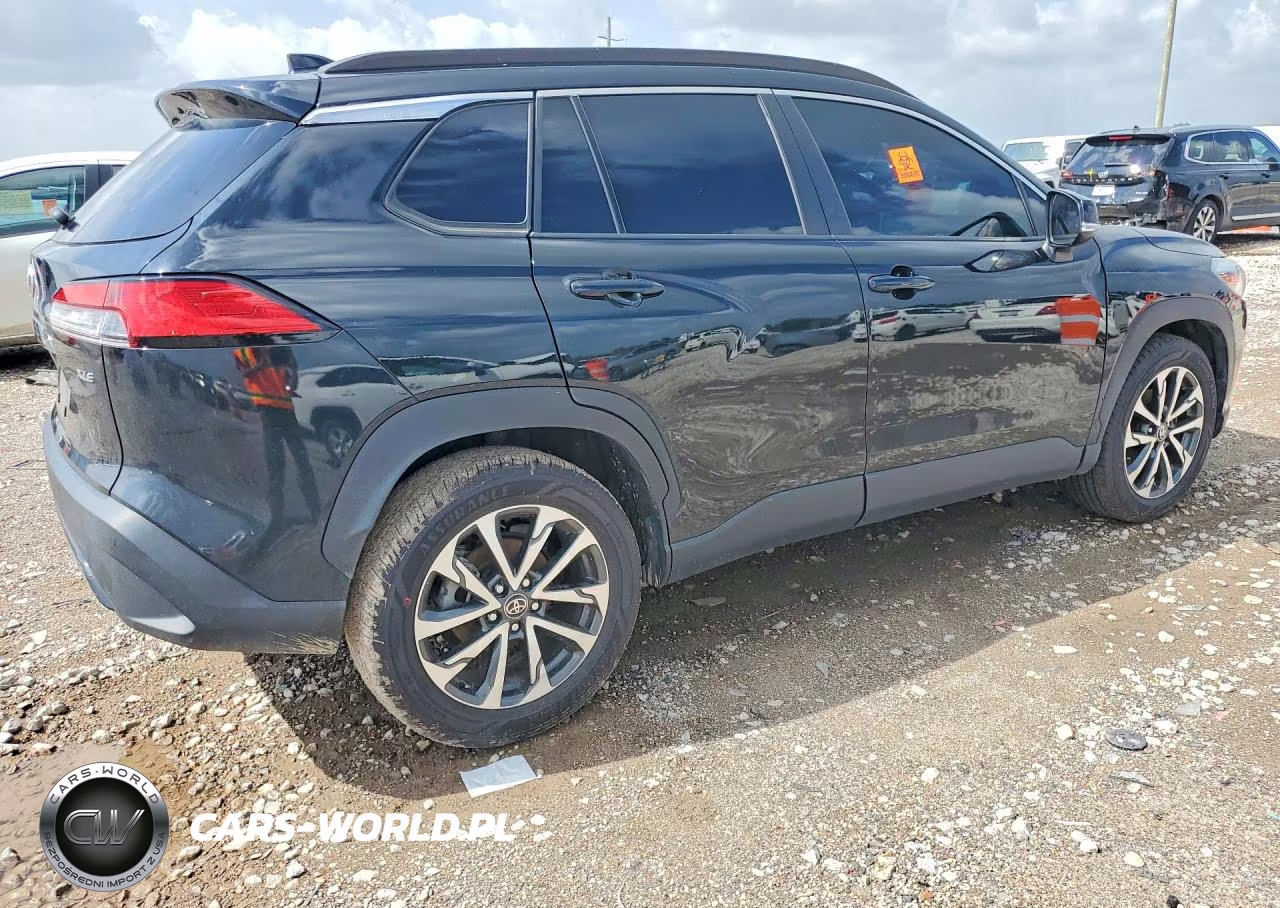2023 Toyota Corolla Cross Xle VIN:7MUDAAAG9PV055088 - 3