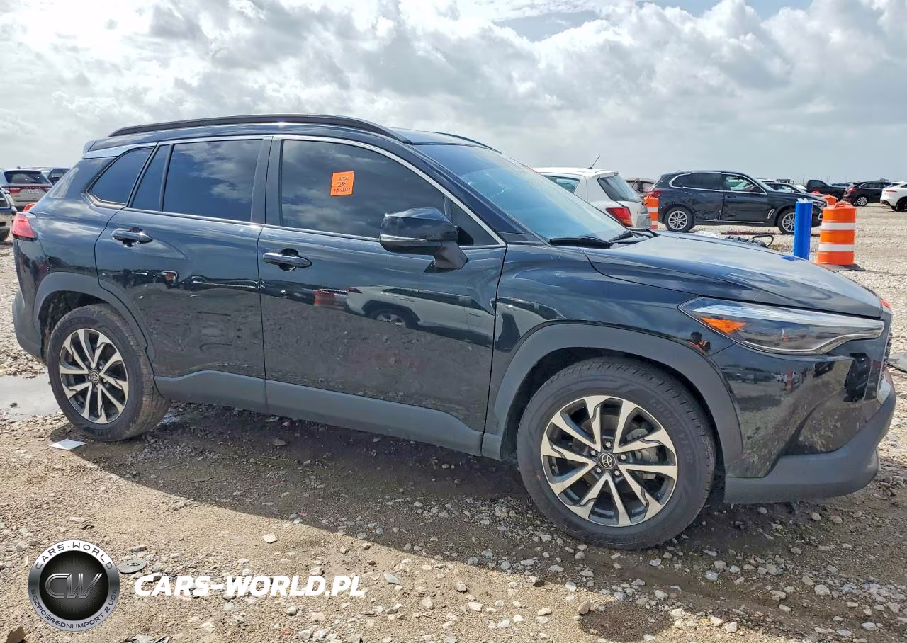 2023 Toyota Corolla Cross Xle VIN:7MUDAAAG9PV055088 - 4