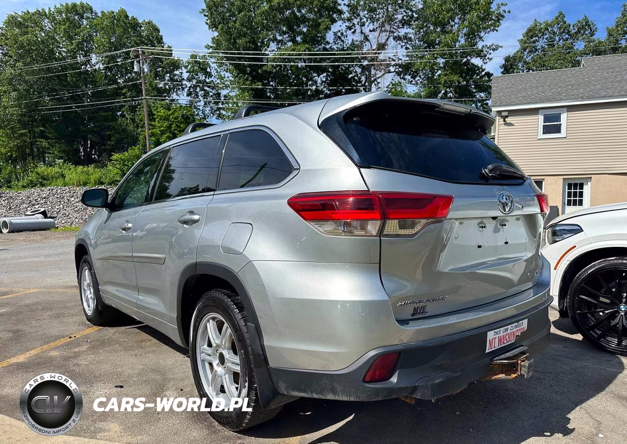 2018 Toyota Highlander Le Plus VIN:5TDBZRFH4JS906070 - 2