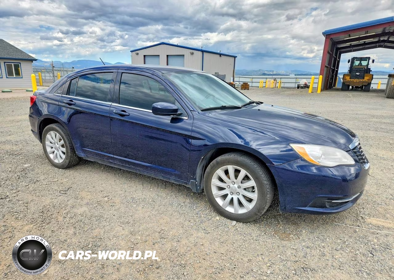 2013 Chrysler 200 Touring VIN:1C3CCBBB5DN612657 - 4