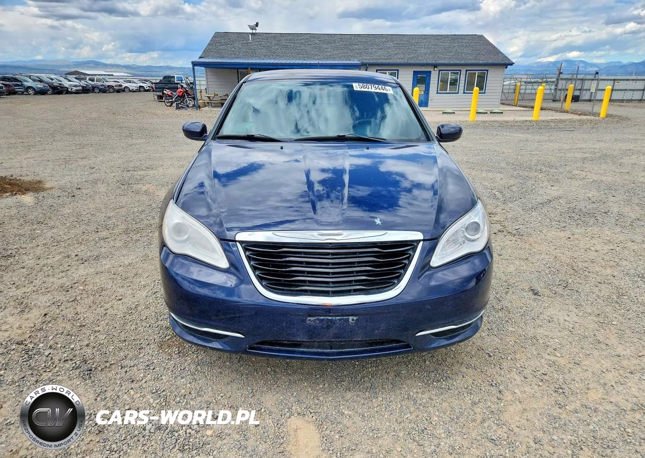 2013 Chrysler 200 Touring VIN:1C3CCBBB5DN612657 - 5