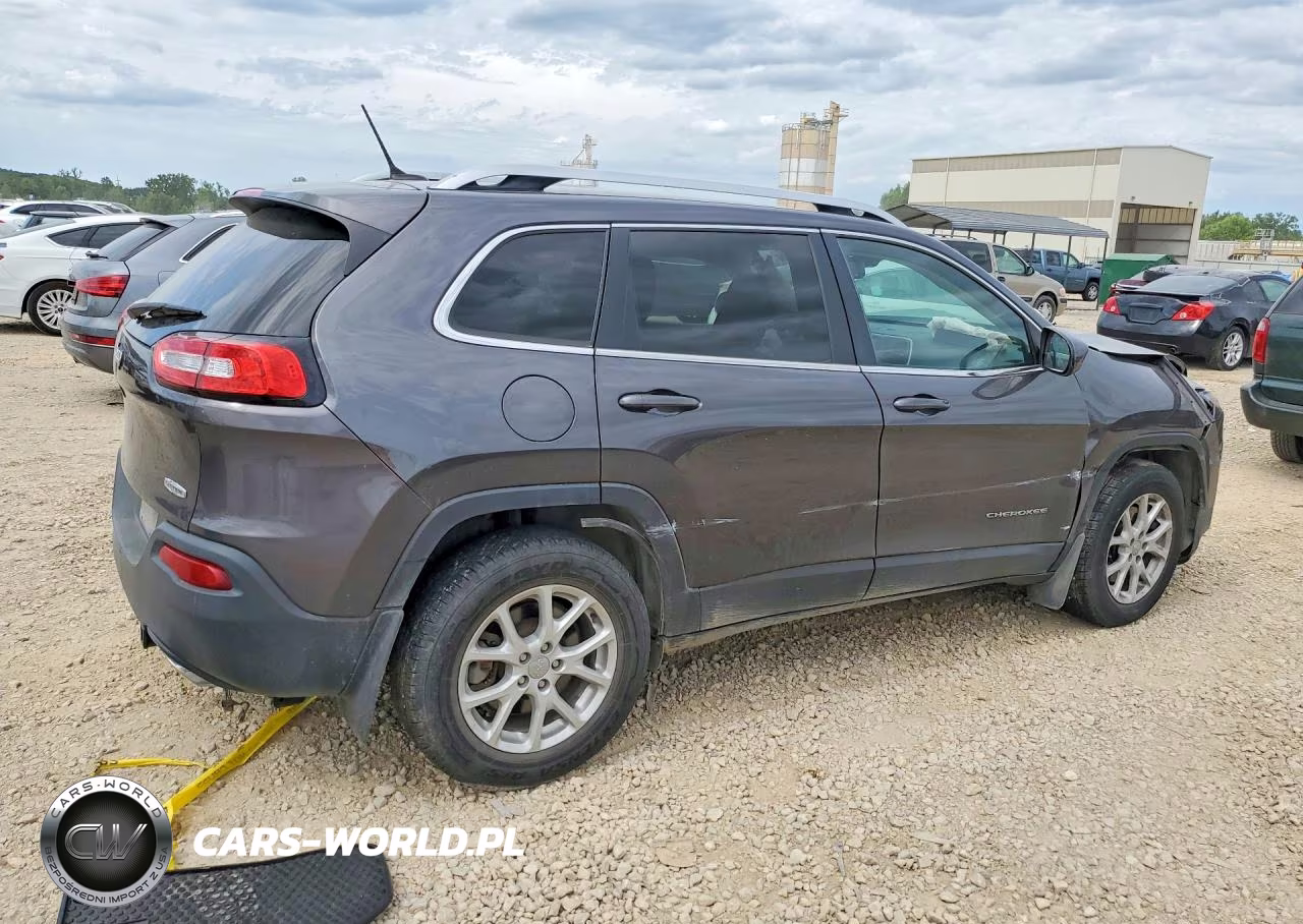 2017 Jeep Cherokee Latitude VIN:1C4PJMCS4HW651902 - 3