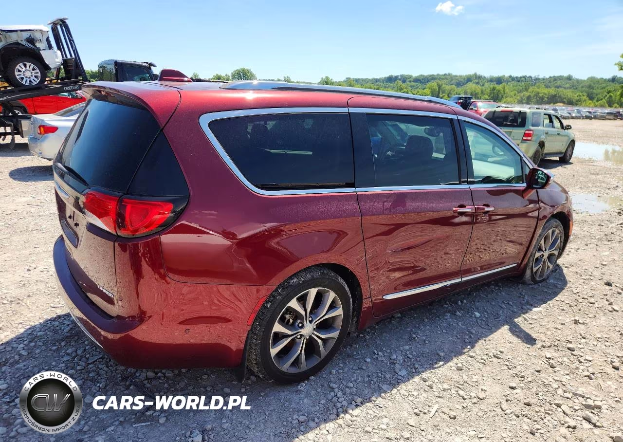 2017 Chrysler Pacifica Limited VIN:2C4RC1GG8HR661087 - 3