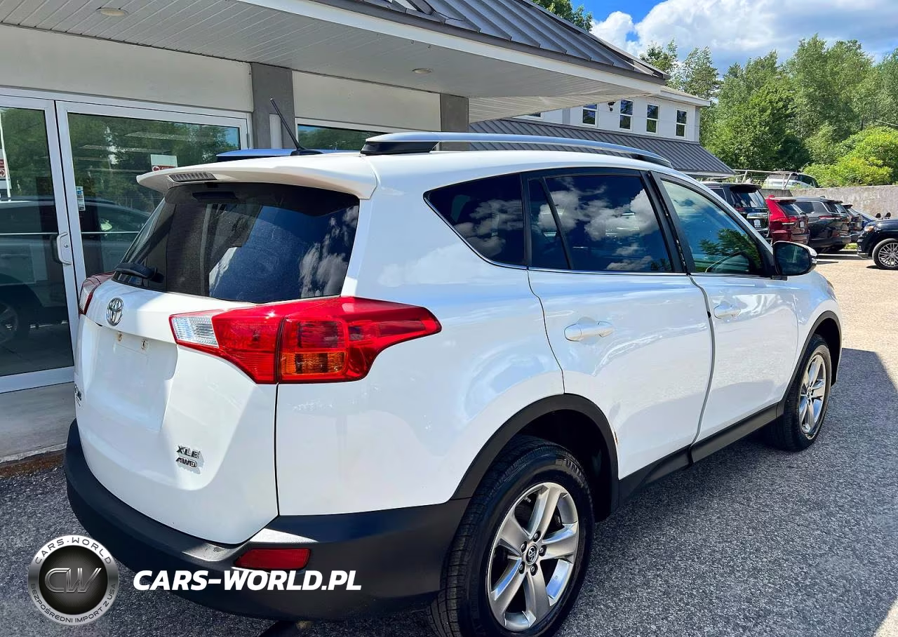2015 Toyota Rav4 Xle VIN:JTMRFREVXFD138077 - 4