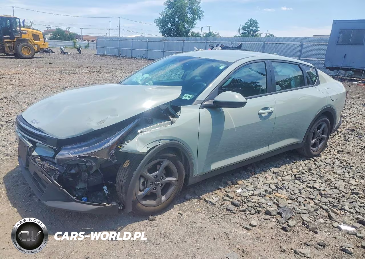 2025 Kia K4 Lxs – zdjęcie 1 z 12