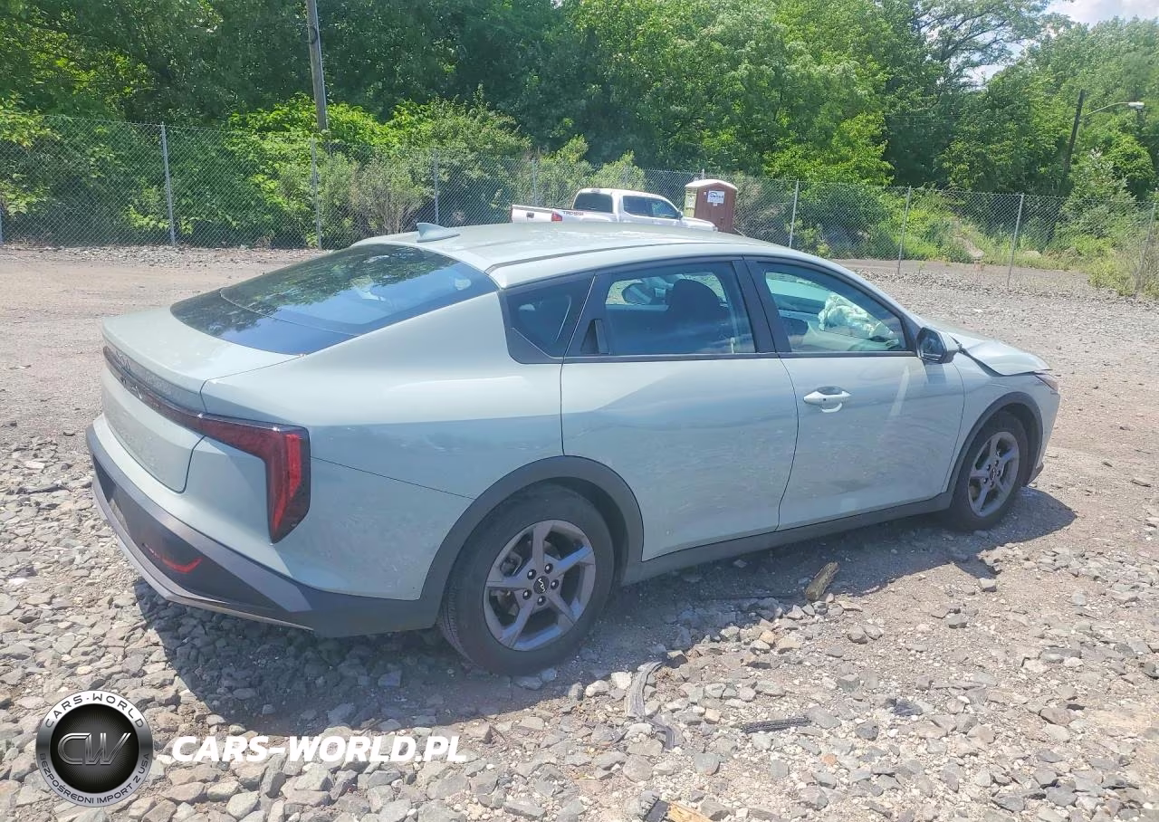 2025 Kia K4 Lxs VIN:3KPFT4DE5SE149609 - 3