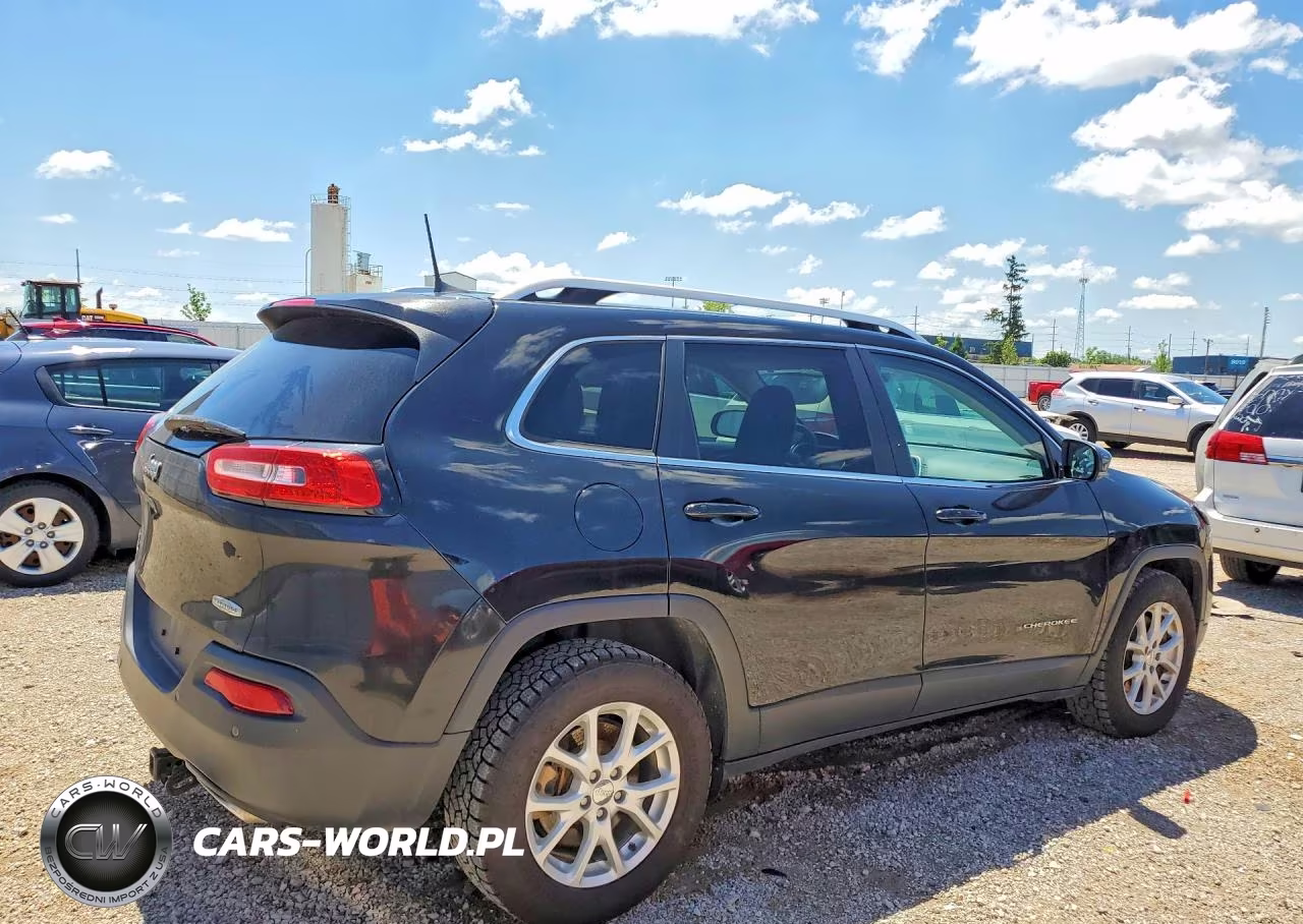 2018 Jeep Cherokee Latitude Plus VIN:1C4PJMLX8JD548771 - 3