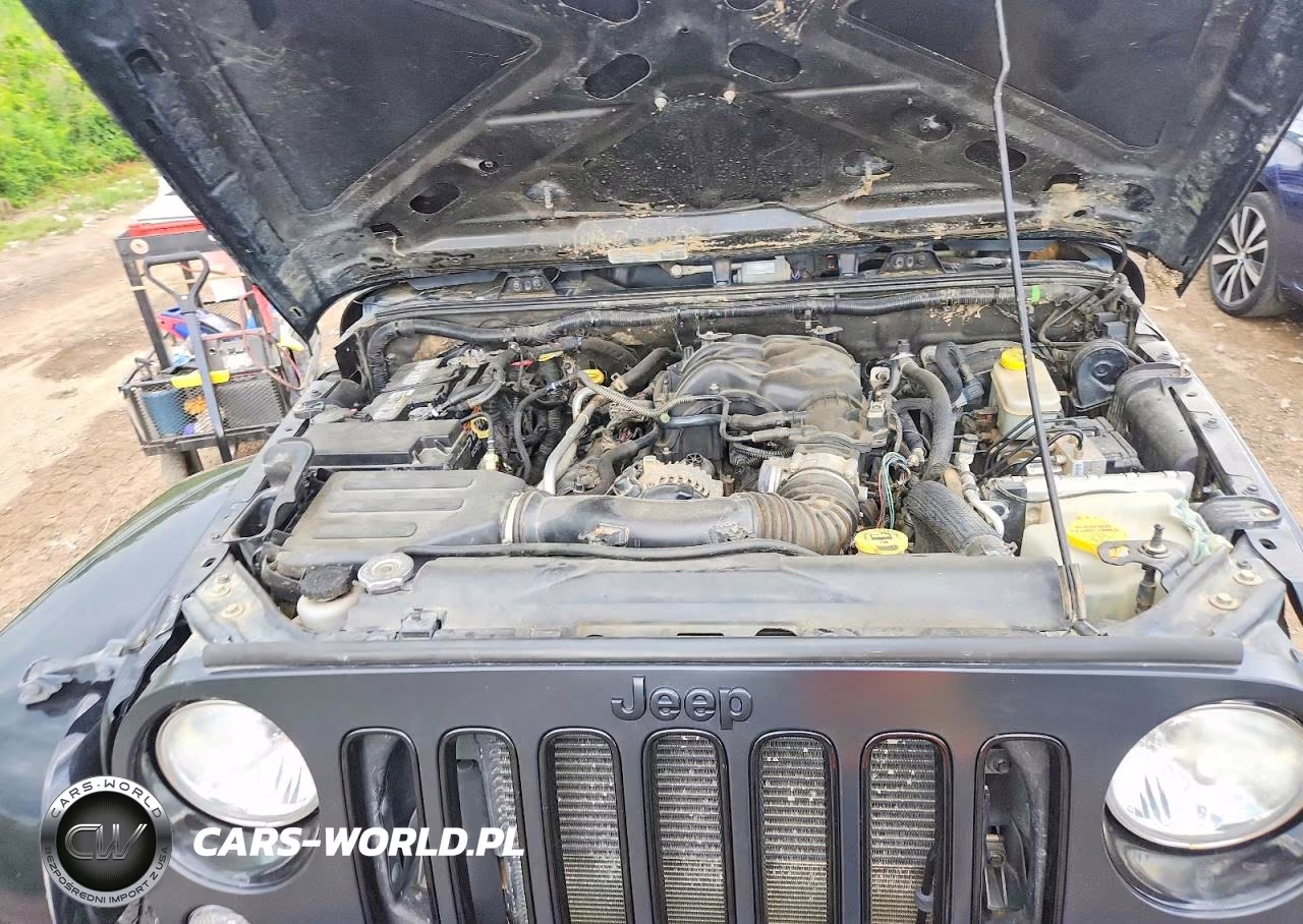2014 Jeep Wrangler Sahara VIN:1C4AJWBG4EL320300 - 12
