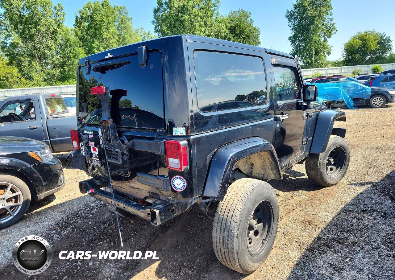 2014 Jeep Wrangler Sahara VIN:1C4AJWBG4EL320300 - 3