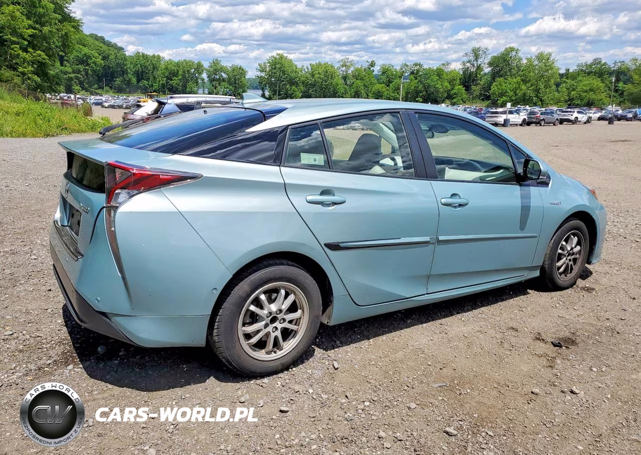 2018 Toyota Prius Two VIN:JTDKBRFU9J3077693 - 3
