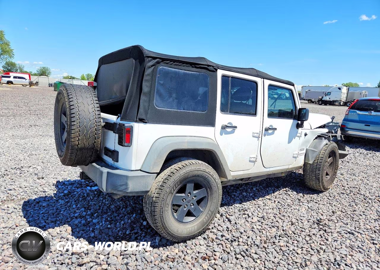 2013 Jeep Wrangler Unlimited Sport VIN:1C4BJWDG9DL654614 - 3