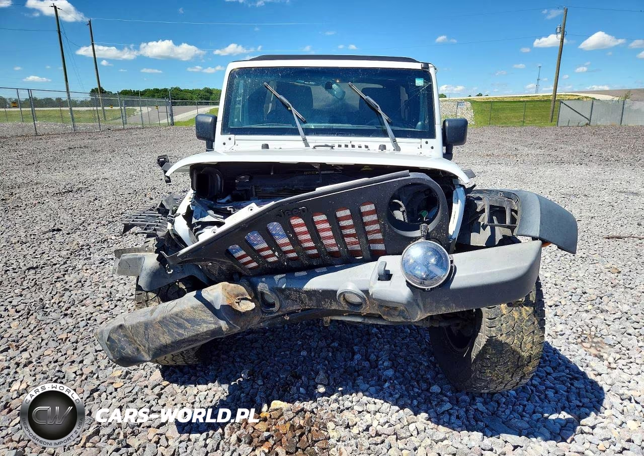 2013 Jeep Wrangler Unlimited Sport VIN:1C4BJWDG9DL654614 - 5